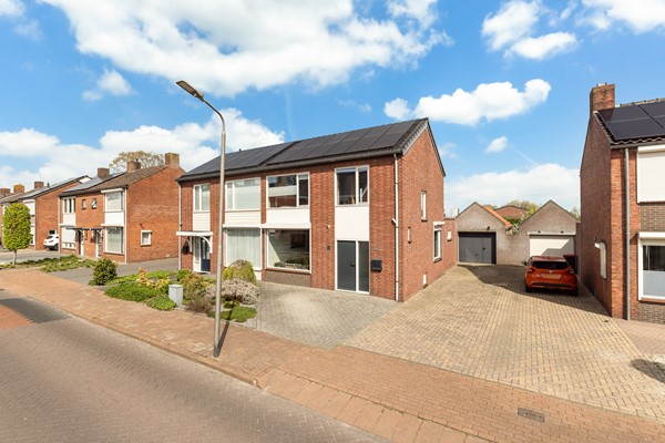 Foto - Te koop:  Royale twee-onder-een-kapwoning met comfort en ruimte!